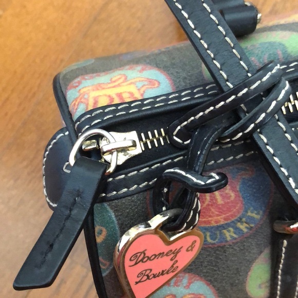 Dooney & Bourke colorful handbag print purse - Picture 4 of 8